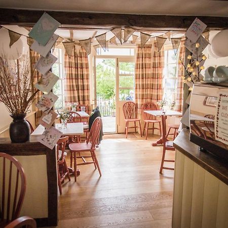 Swan House Tea Room And Bed & Breakfast Lydney Eksteriør bilde
